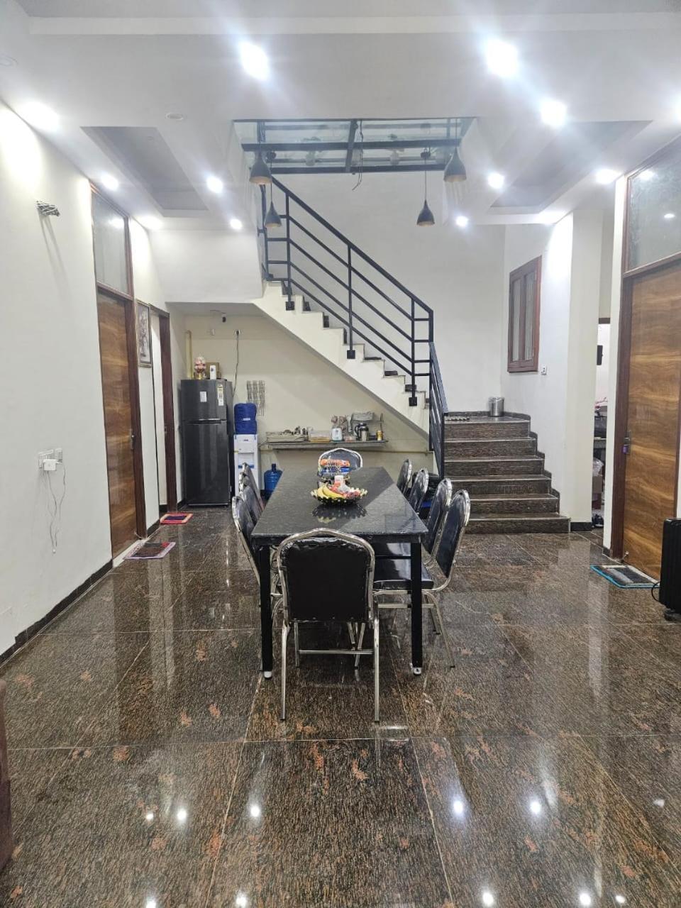 Bed and Breakfast Ashirwaad 249 Большая Нойда Экстерьер фото