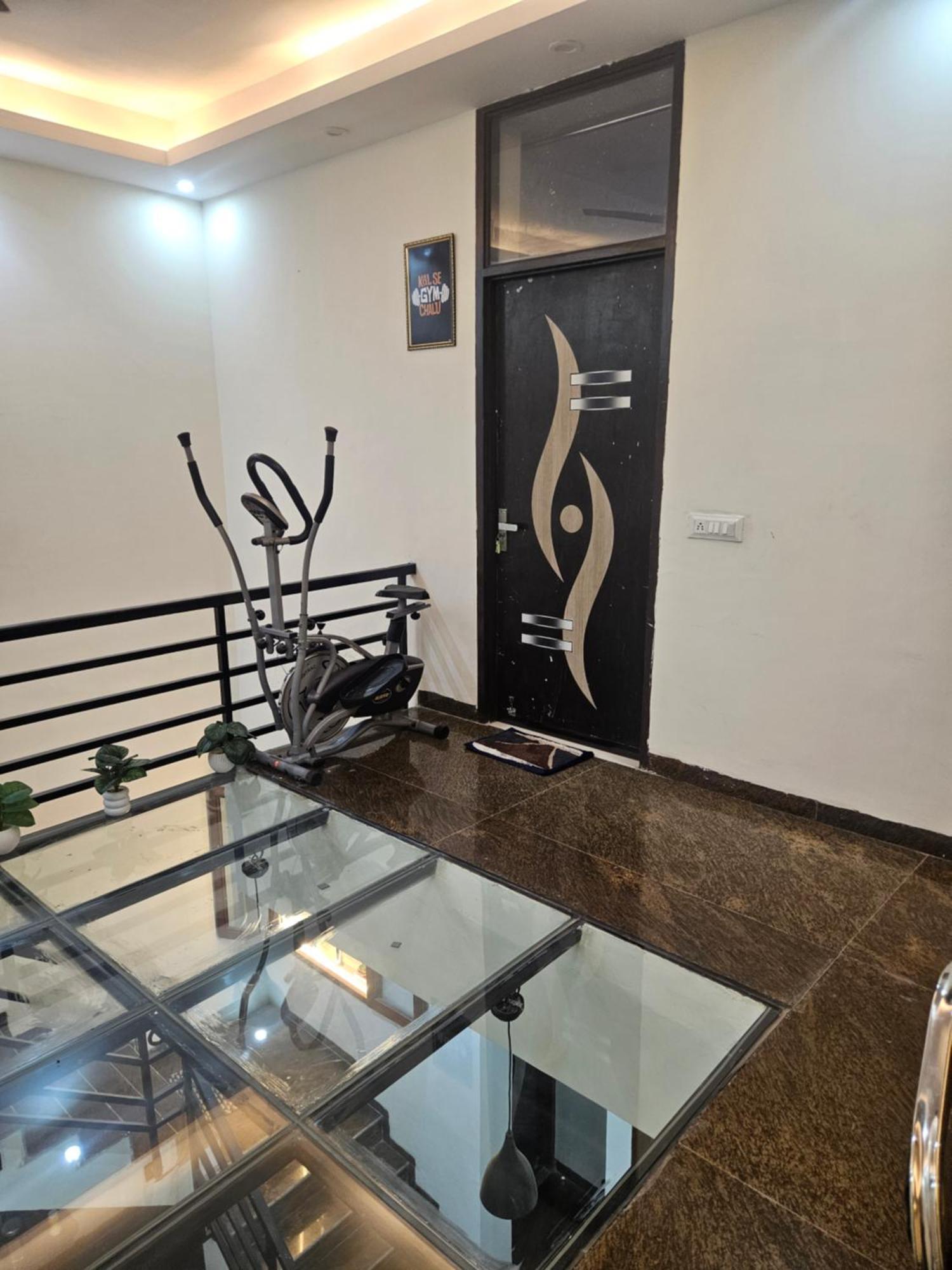Bed and Breakfast Ashirwaad 249 Большая Нойда Экстерьер фото